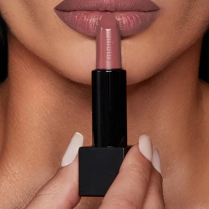 Delfy Velvetly Matt Lipstick,  matiniai lūpų dažai - Fashionista