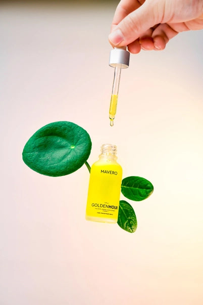 GOLDENHOUR - vitamino C serumas su hialurono rūgštimi, kiviais ir ananasais 30ml.